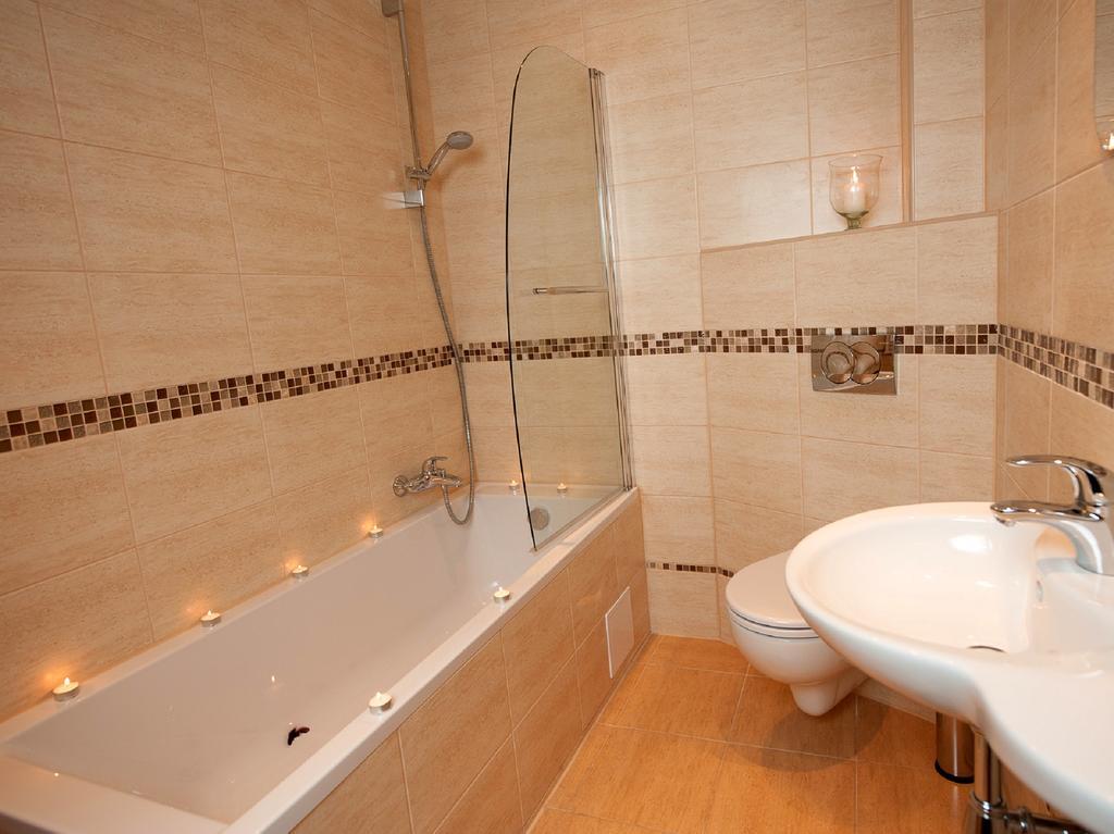 Hotel Arkadia Legnica Ruang foto