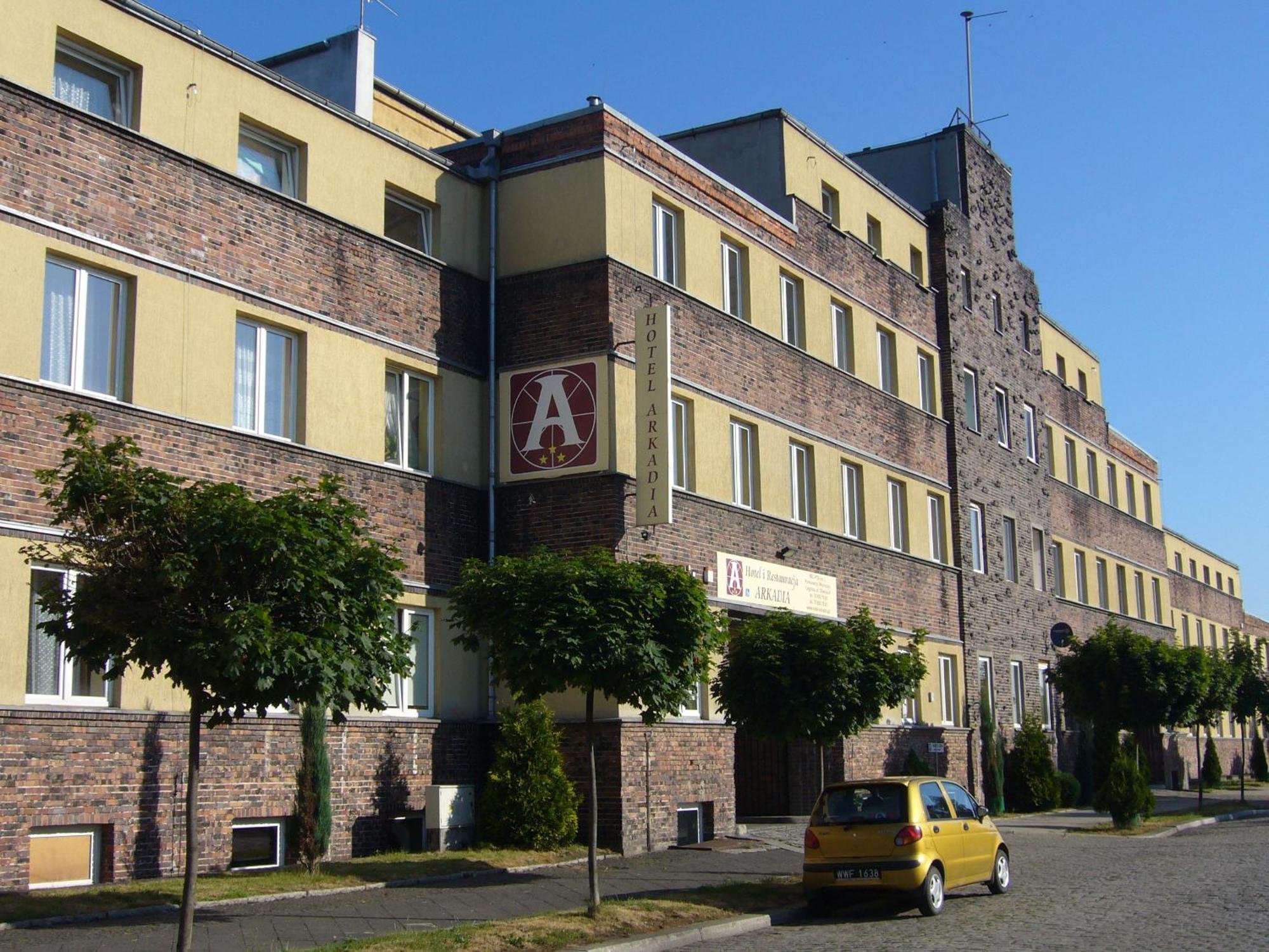 Hotel Arkadia Legnica Bagian luar foto